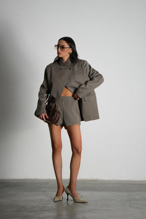 חליפת טארה חליפה GOVANA