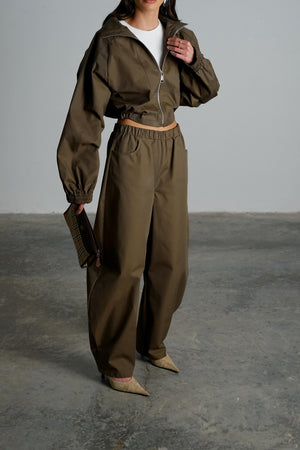 חליפת אסטל חליפה חום GOVANA