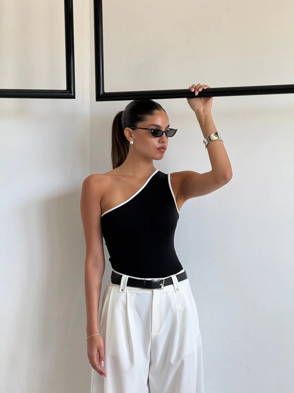 בגד גוף ליאב בגד גוף שחור O.S טיאגו