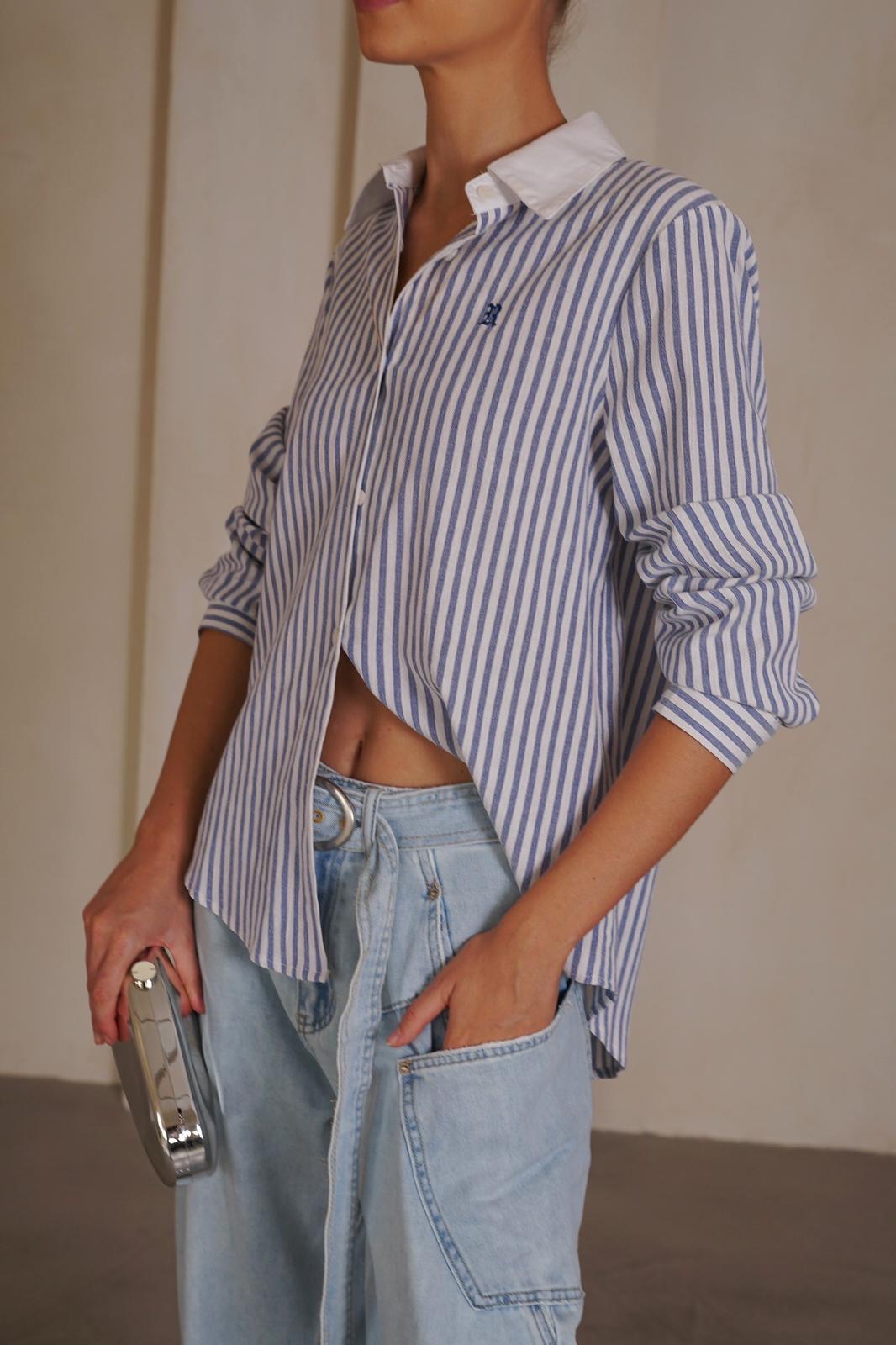 חולצה מכופתרת פסים