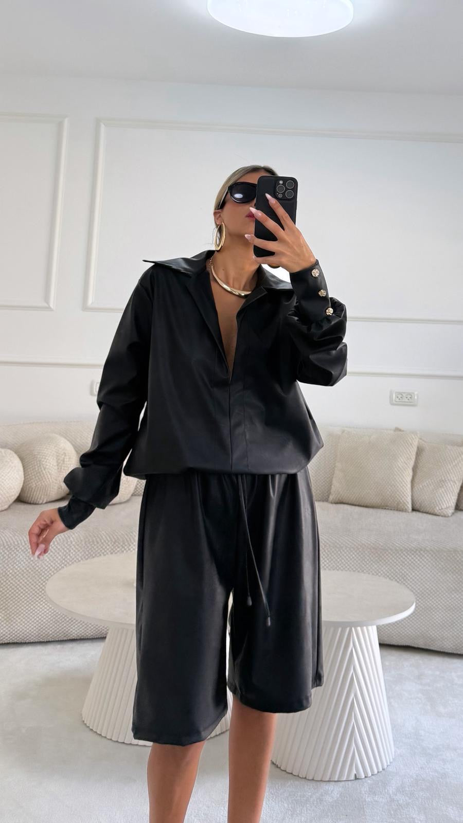 חליפת זיו דמוי עור