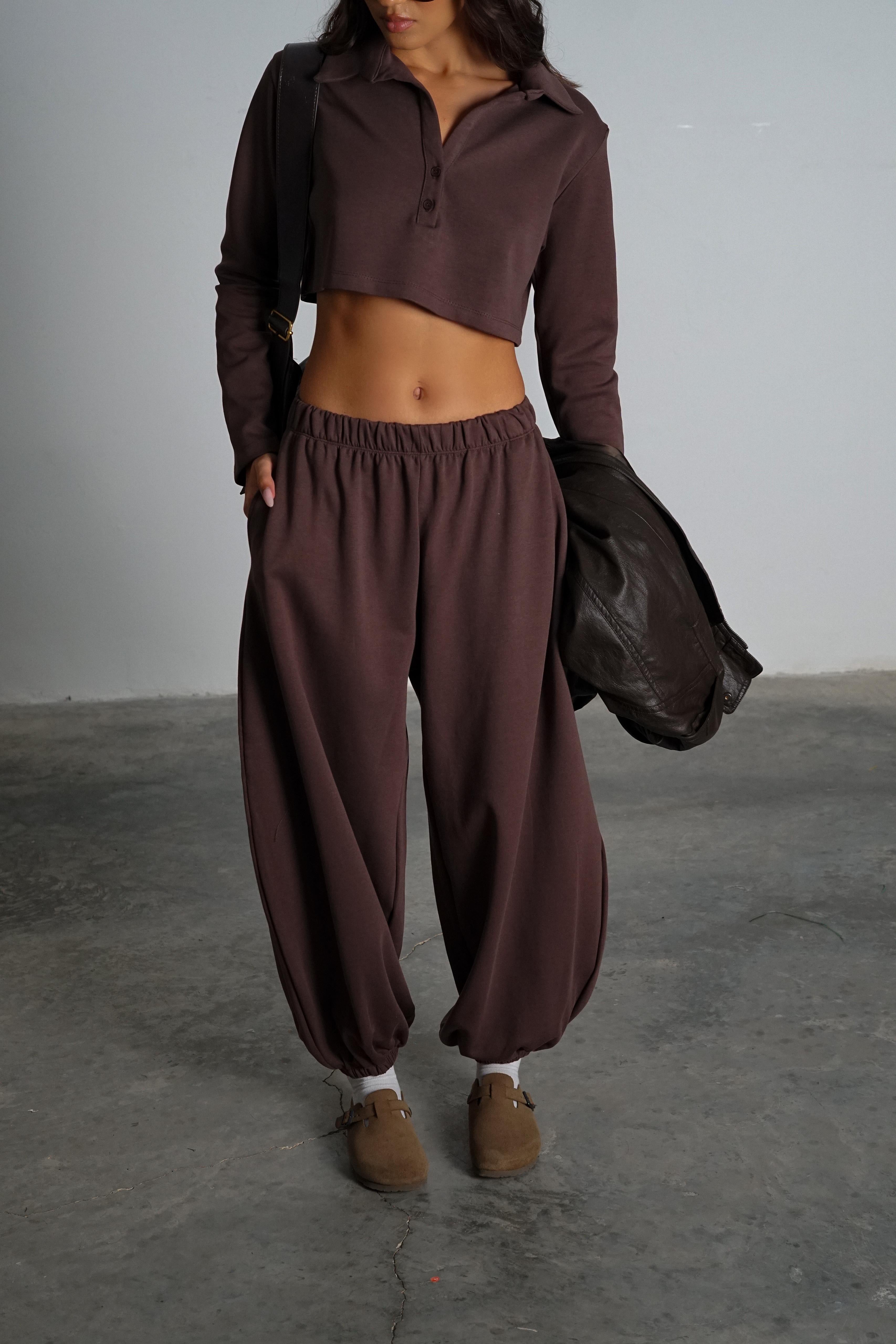 חליפת בלומה חליפה חום GOVANA