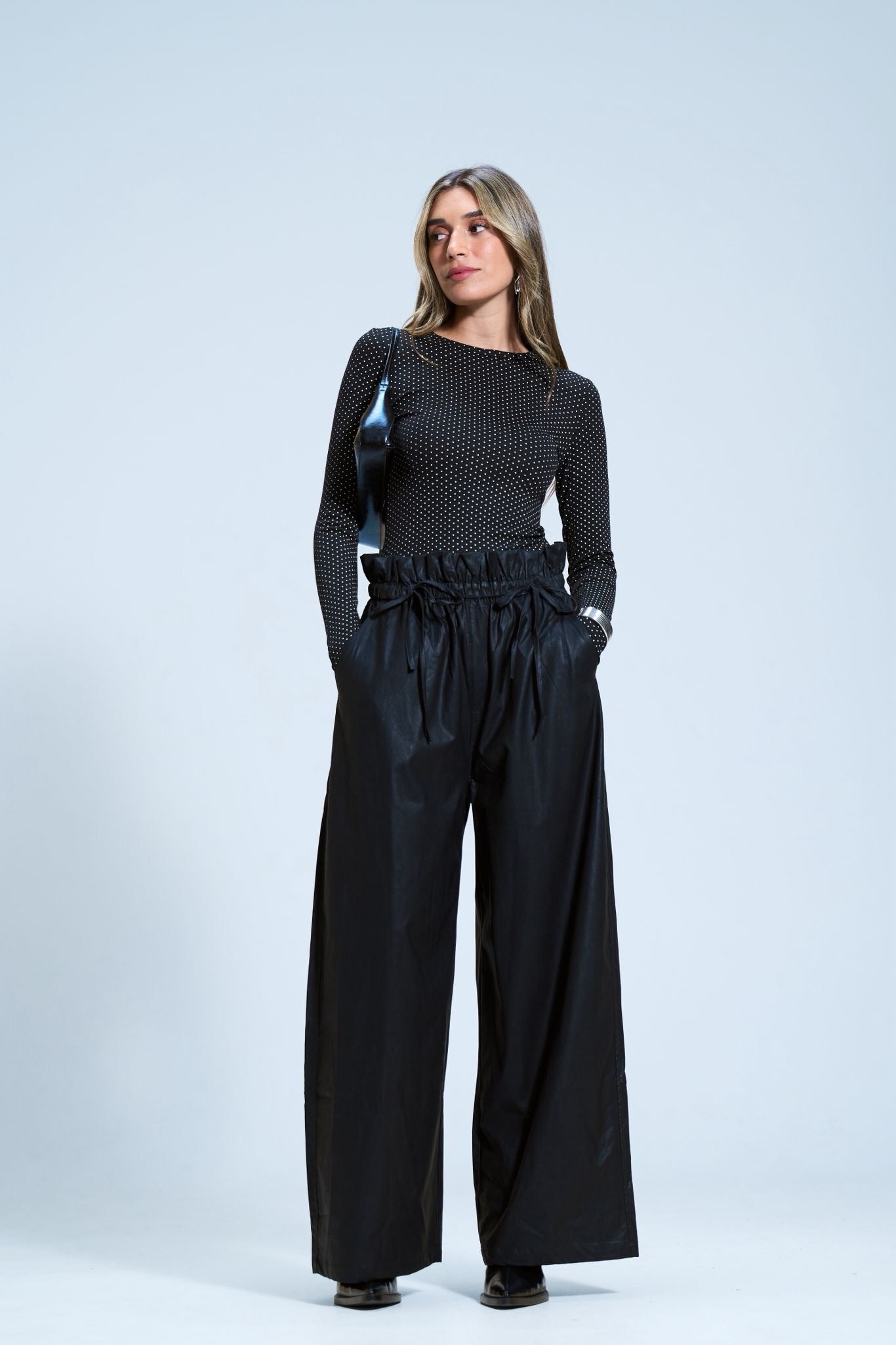 חולצת פיבי חולצה טיאגו