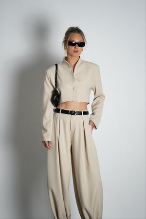 חליפת סיארה חליפה בז' GOVANA