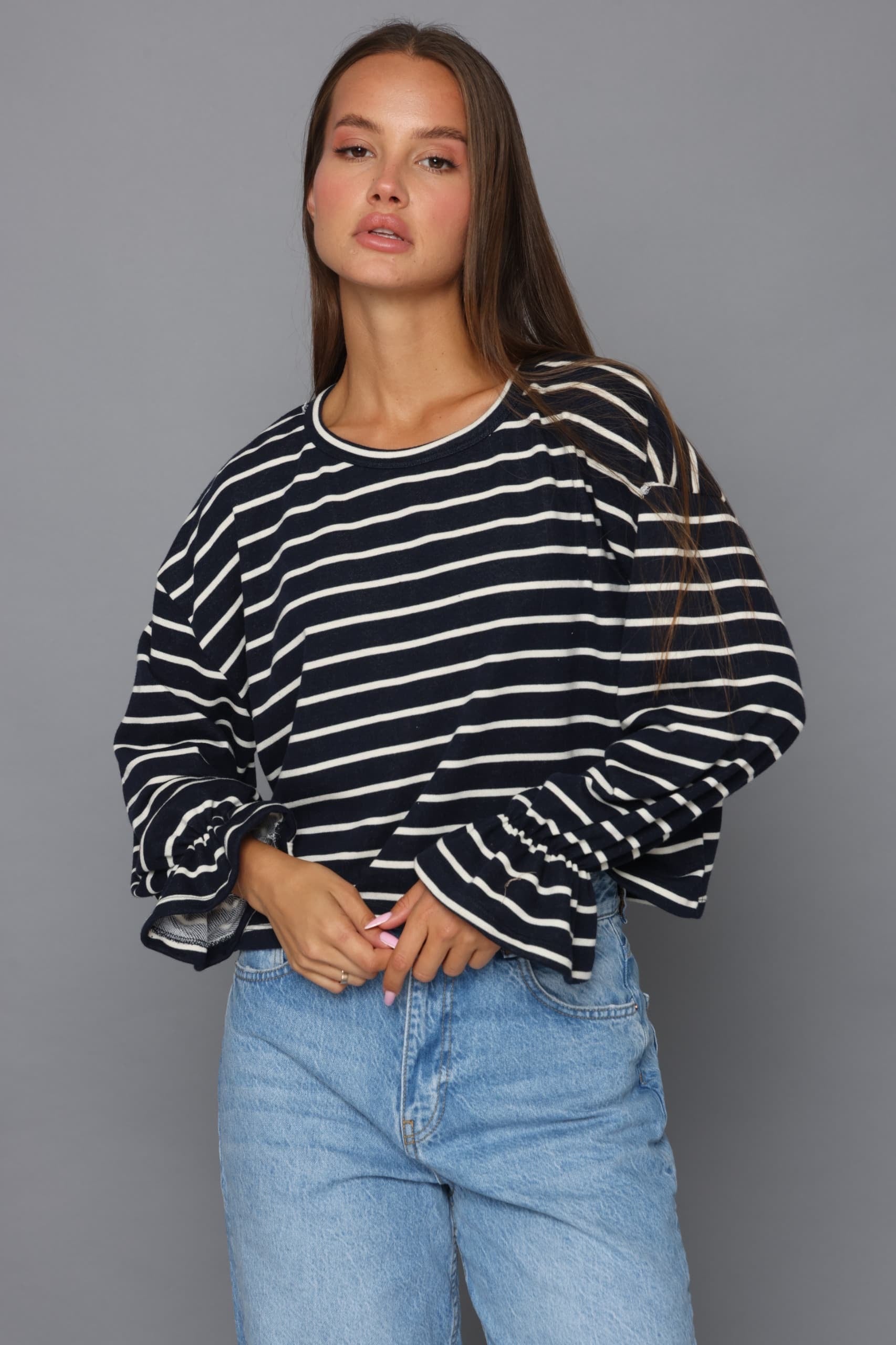 חולצת פסים קרופ חולצה שחור O.S קסארה