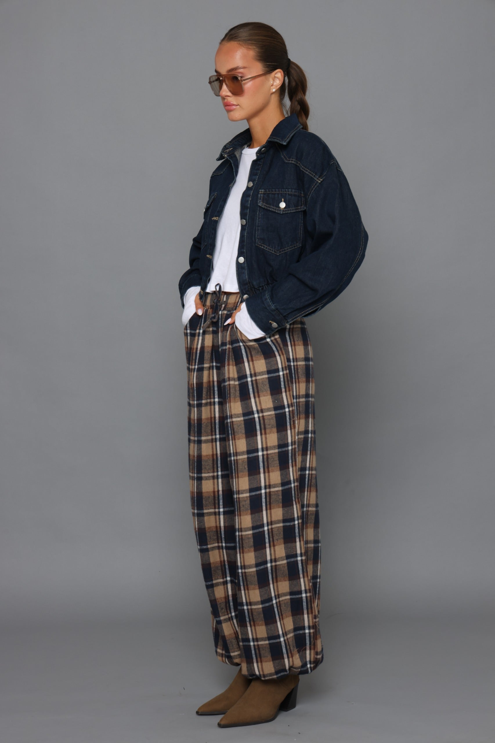 ג׳קט ג׳ינס קרופ סיומת גומי ג'קט קסארה