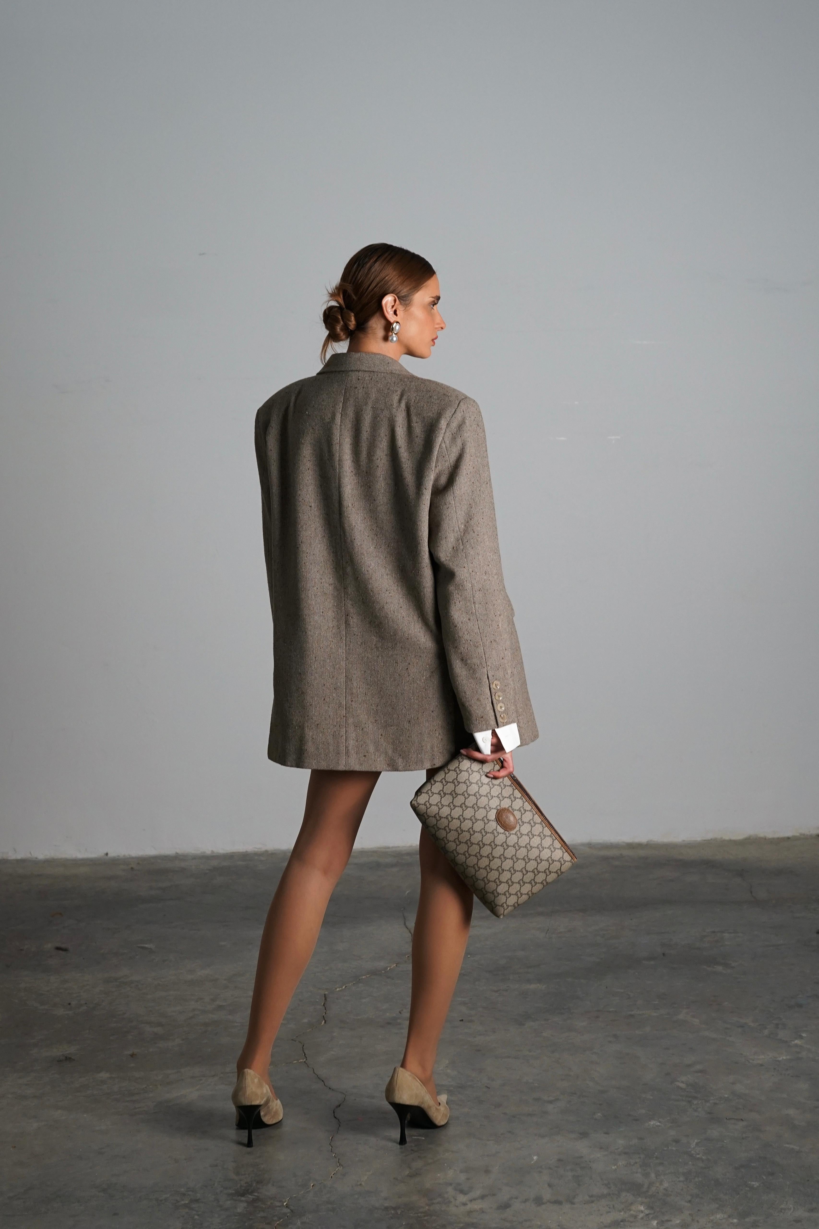 חליפת טינט חליפה GOVANA