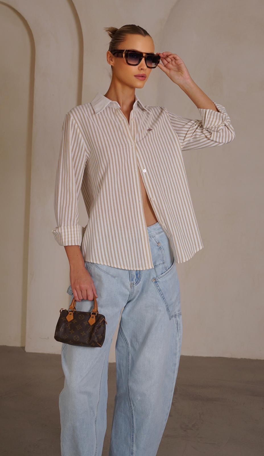 חולצה מכופתרת פסים