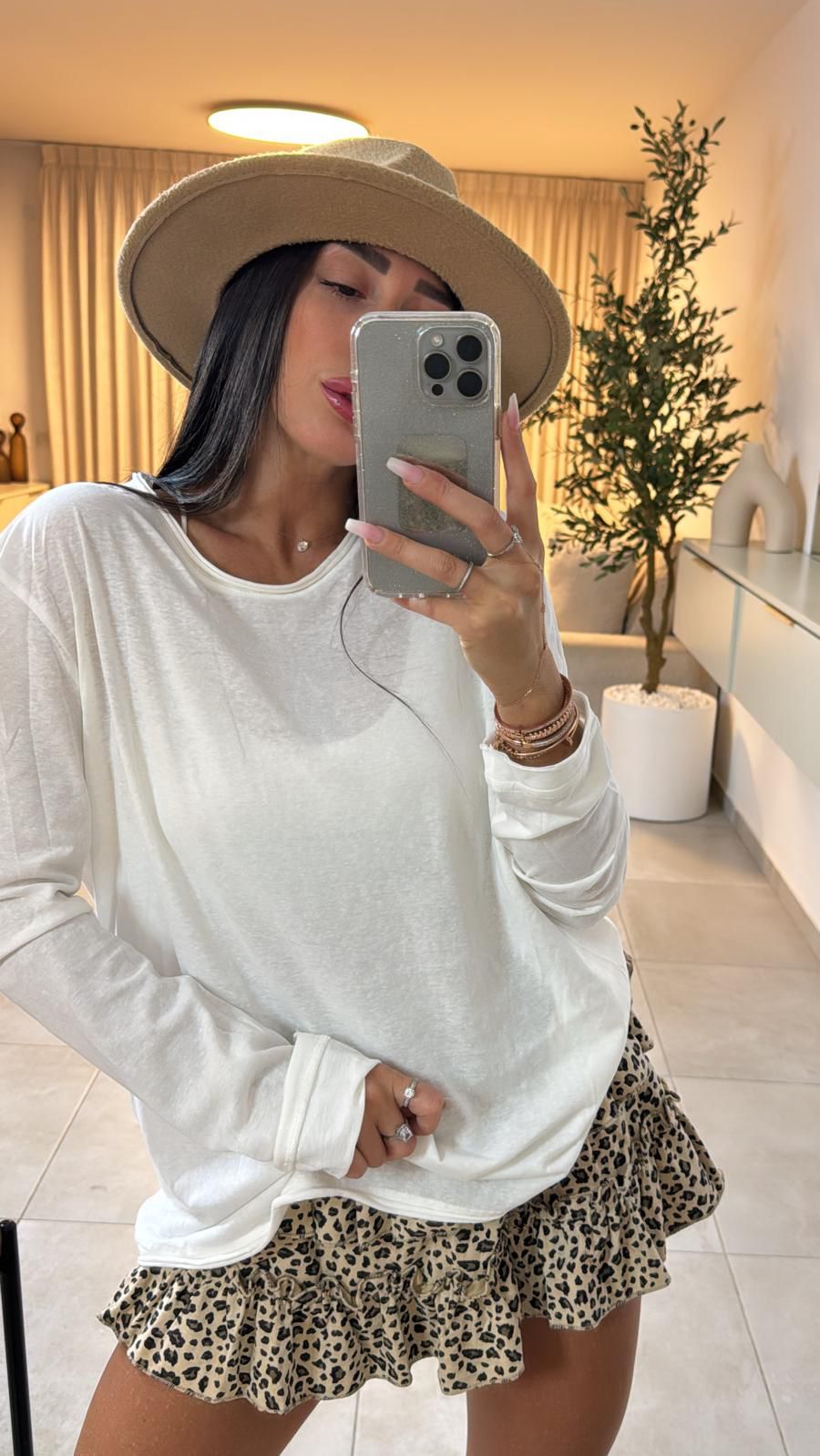 בייסיק אוברסייז חולצה גליתה