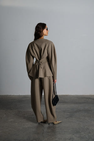 חליפת אופיליה חליפה GOVANA