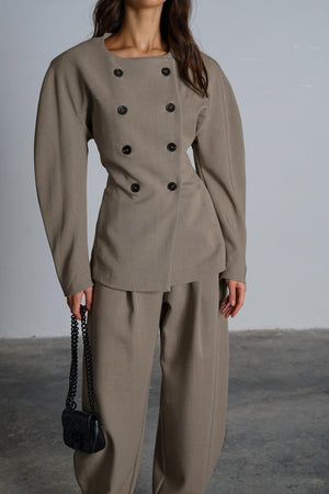 חליפת אופיליה חליפה מוקה GOVANA