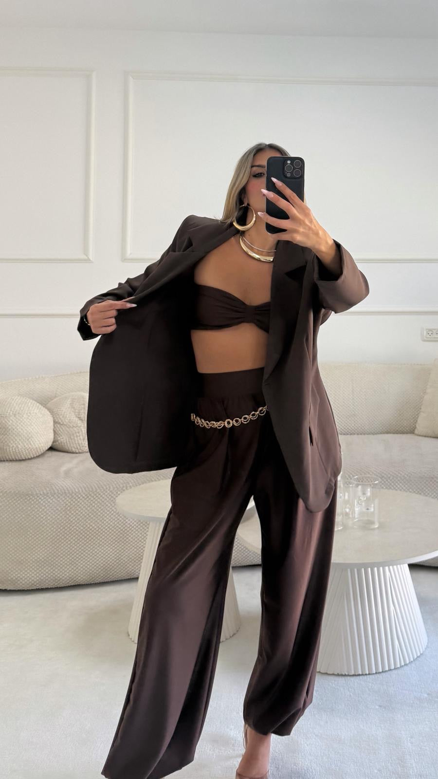 חליפת טופ לייקרה