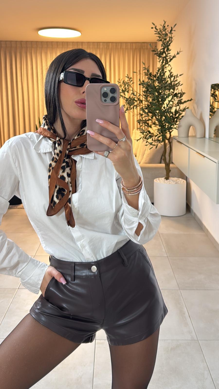 מכנס שורט דמוי עור שורטים גליתה