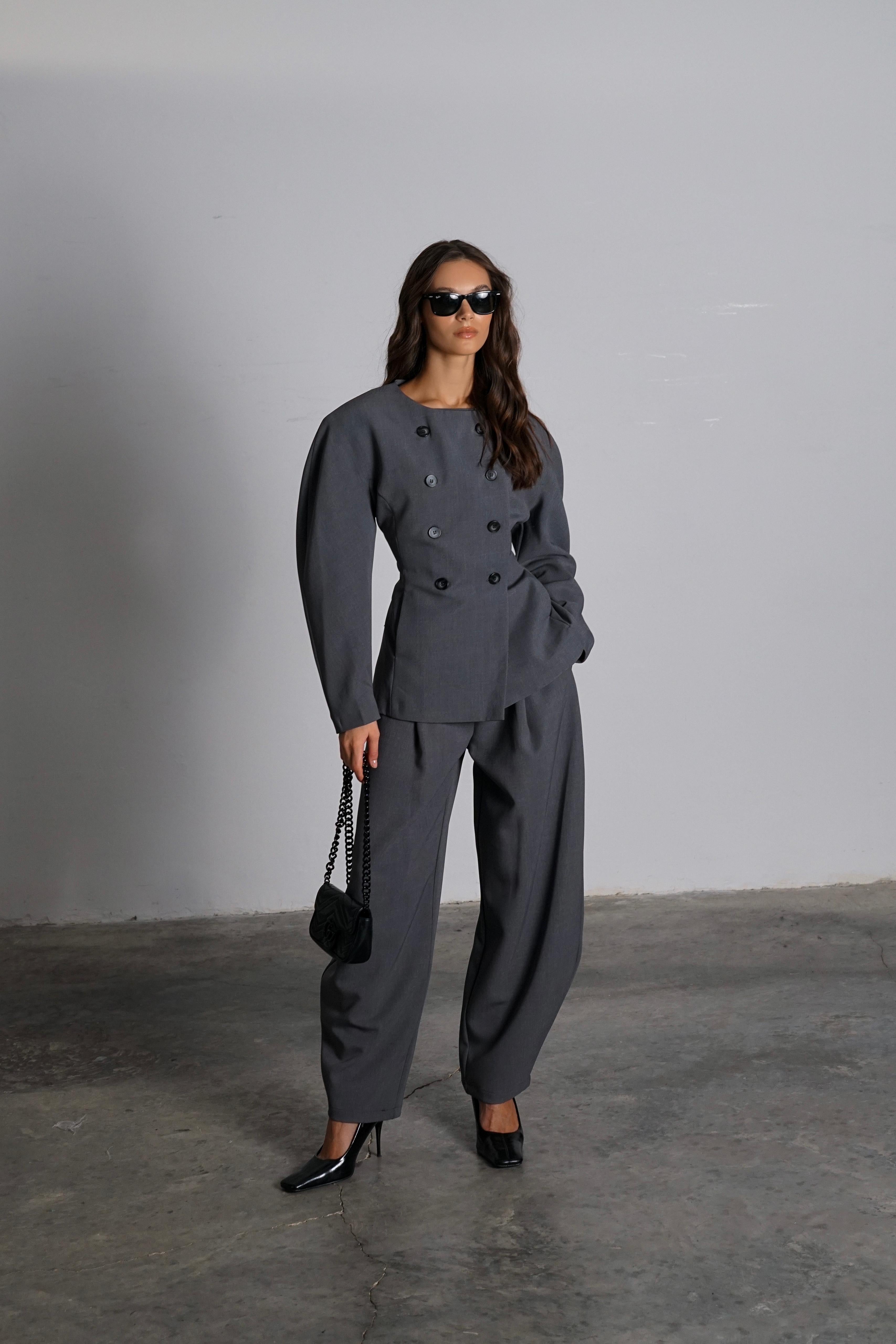 חליפת אופיליה חליפה GOVANA