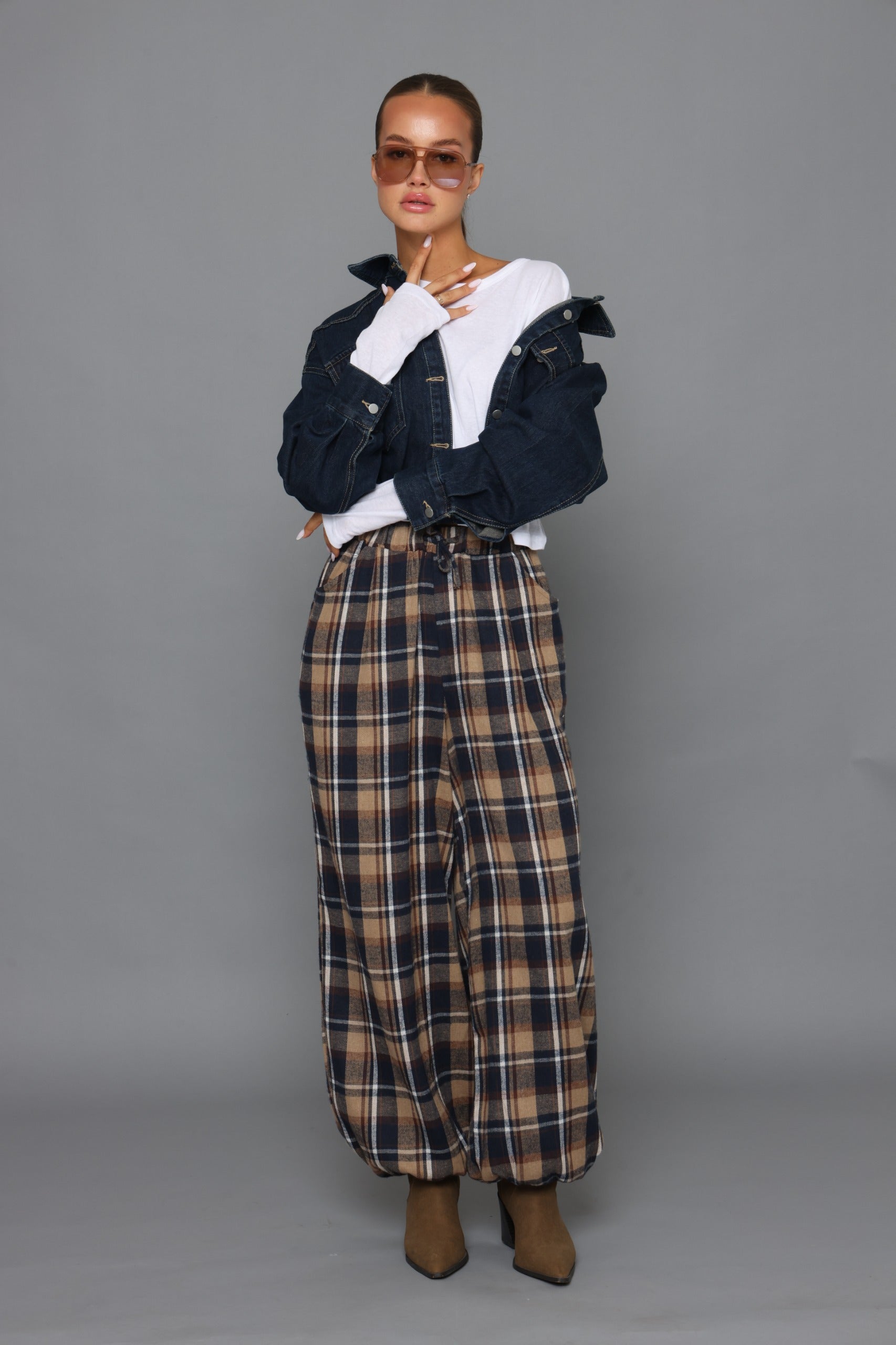 ג׳קט ג׳ינס קרופ סיומת גומי ג'קט קסארה