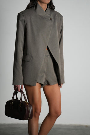 חליפת טארה חליפה חום GOVANA