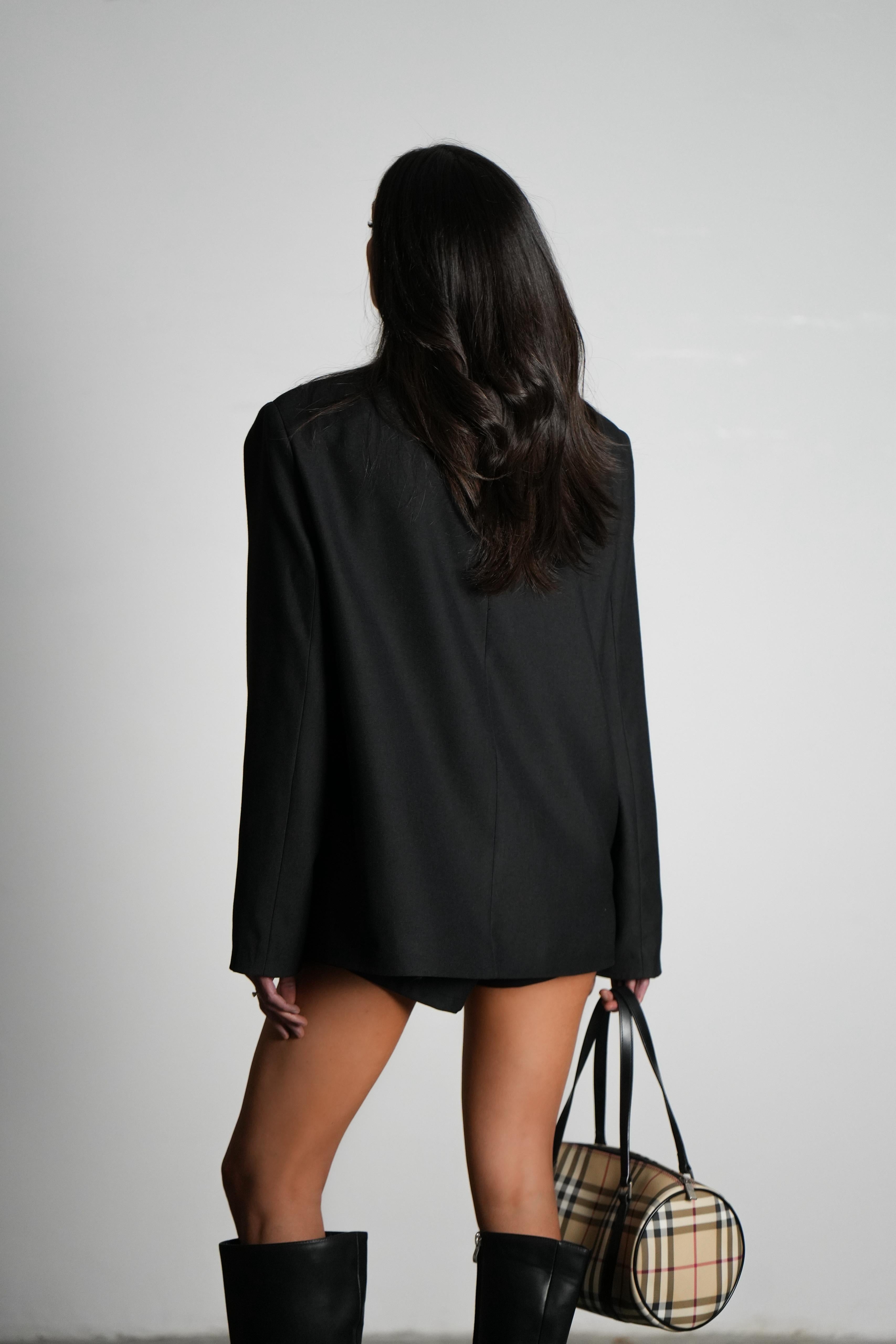 חליפת טארה חליפה GOVANA