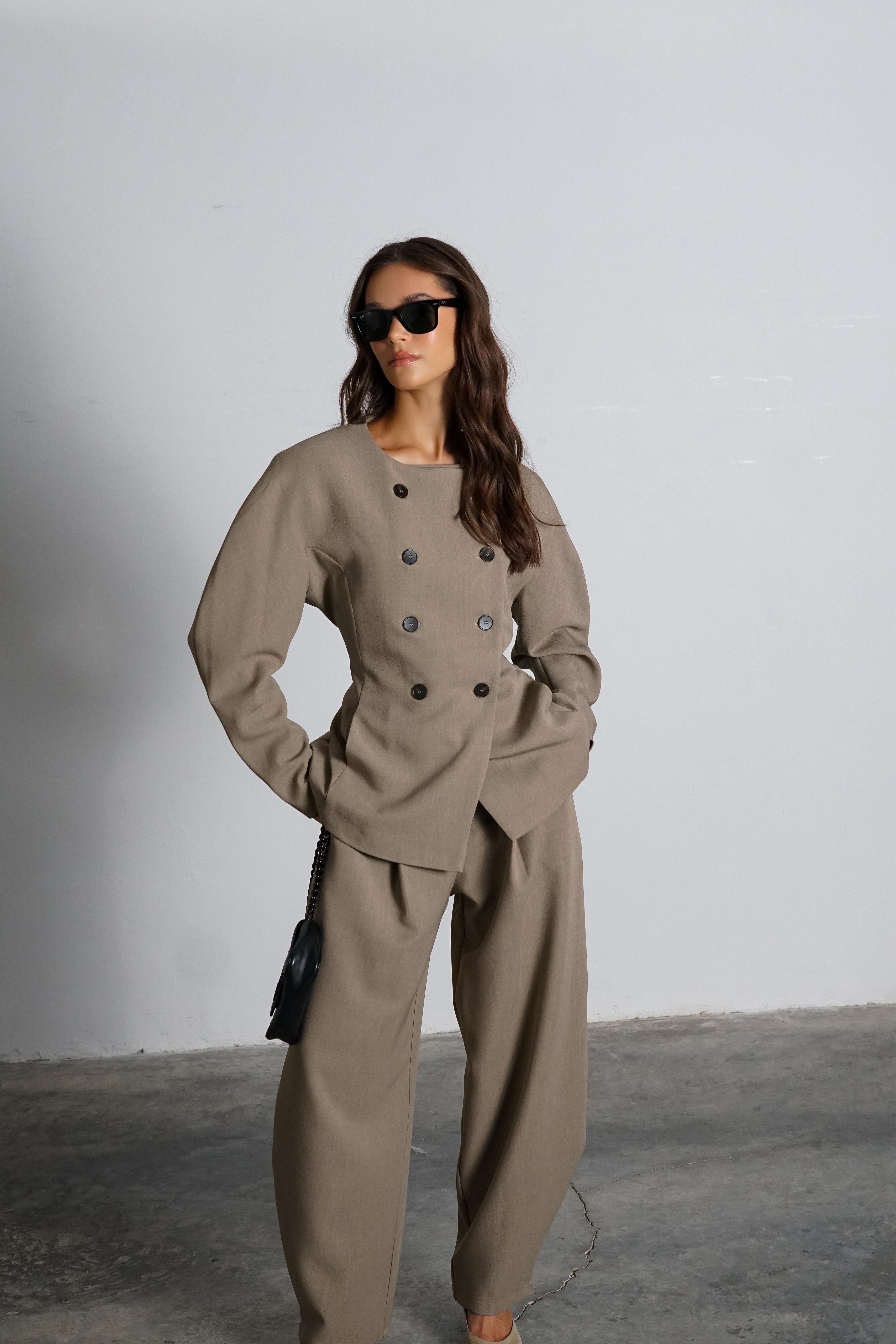 חליפת אופיליה חליפה GOVANA