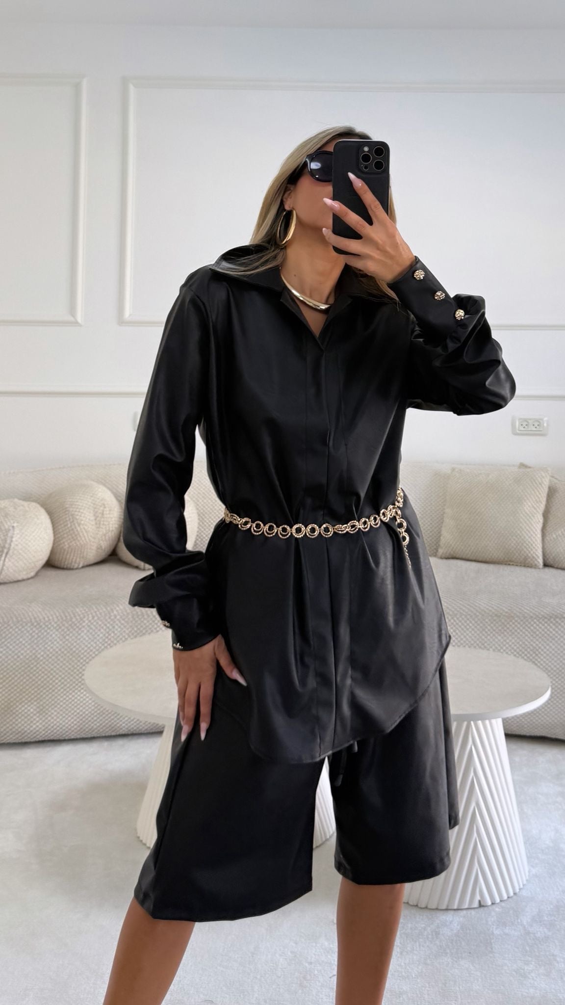 חליפת זיו דמוי עור